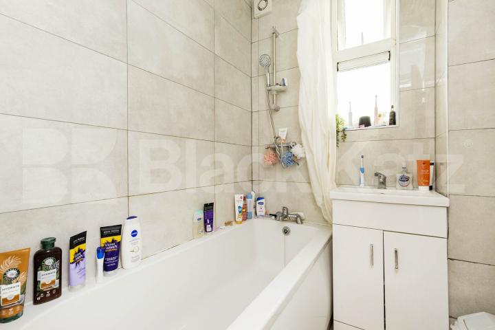 Spacious 3 bed to let in the heart of Camden  Castle Road, Camden